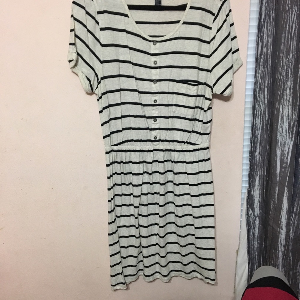 Forever 21 Stripped casual button up dress